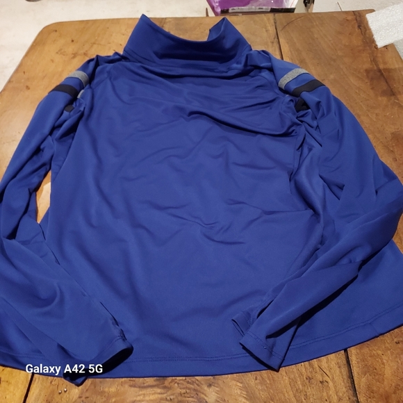 Pink brand running top - Picture 6 of 6